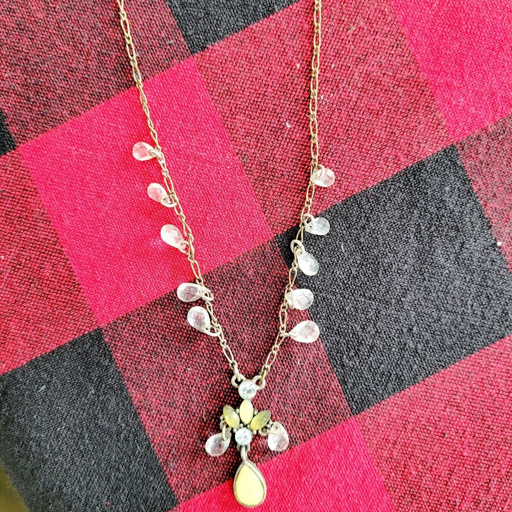 Vintage looking green necklace
